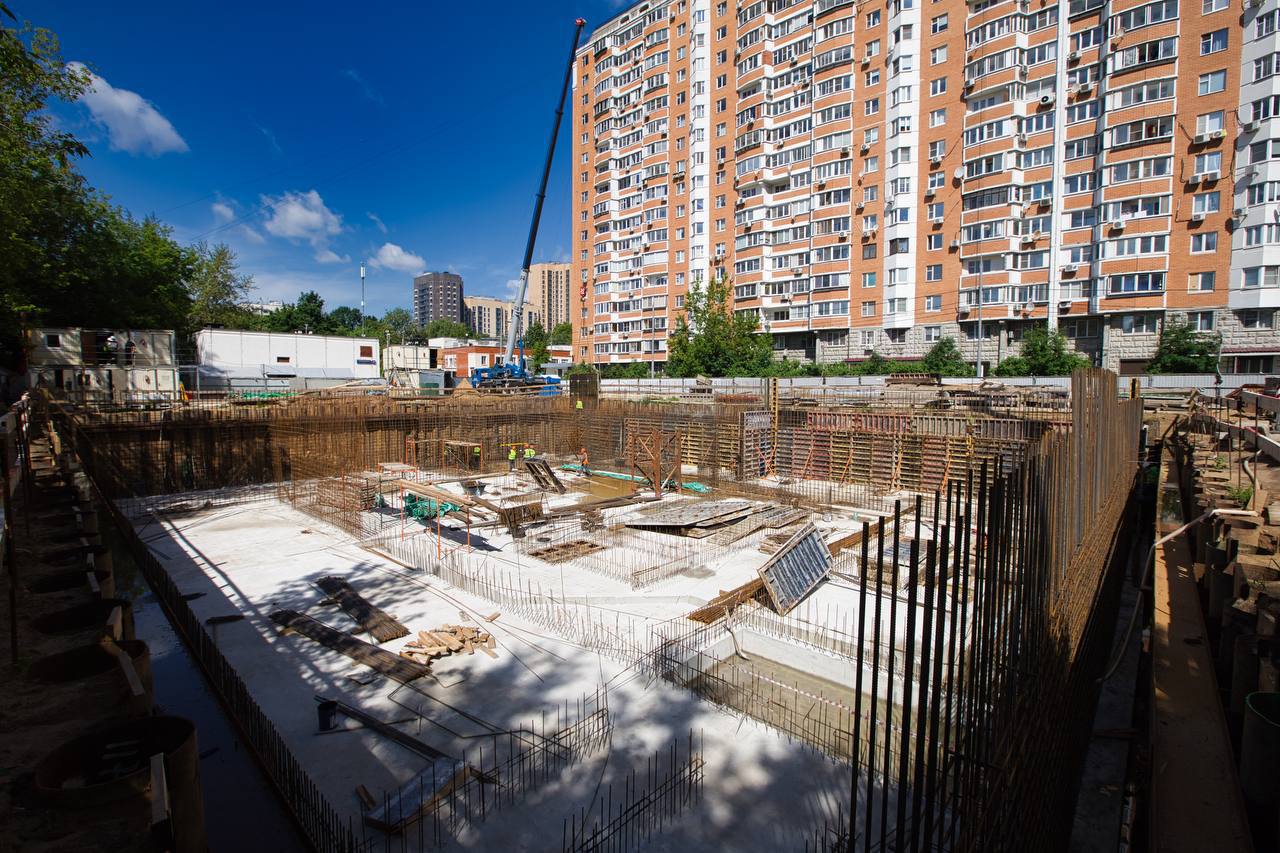 Завершена подбетонная подготовка здания будущей стоматологической поликлиники в Перово