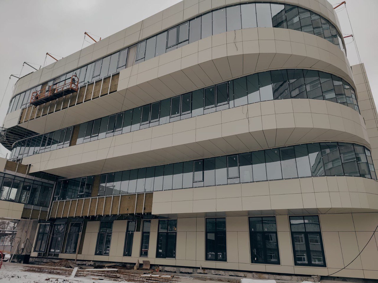 Новый скоропомощной комплекс больницы имени Буянова готов почти на 70 процентов
