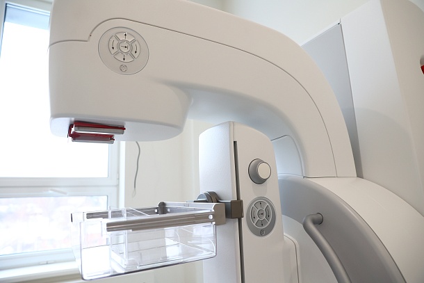 Детско-взрослая поликлиника на 320 посещений в смену с постом скорой медицинской помощи на 2 машиноместа