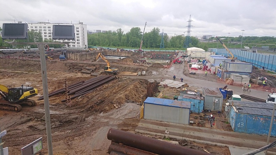 Устройство шпунтового ограждения котлована центрального корпуса