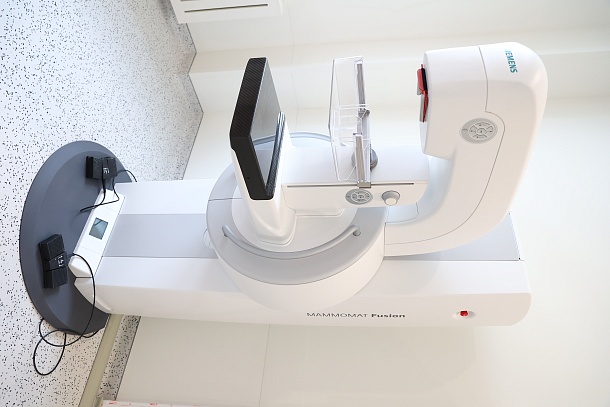 Детско-взрослая поликлиника на 320 посещений в смену с постом скорой медицинской помощи на 2 машиноместа