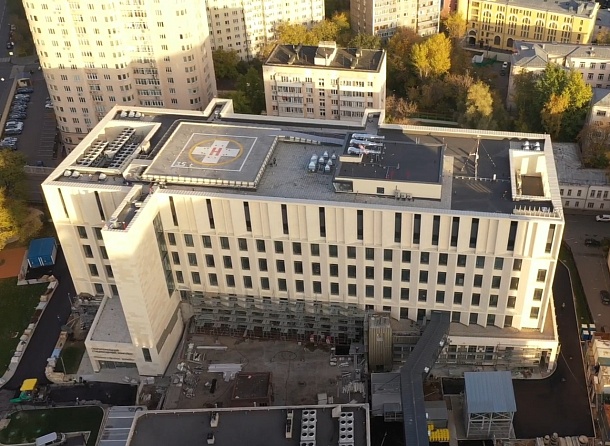 Флагманский центр с вертолетной площадкой на территории «НИИ СП им. Н.В. Склифосовского»