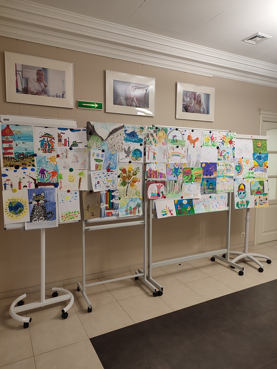 Конкурс детского рисунка ко Дню защиты детей состоялся в АНО «РСИ»