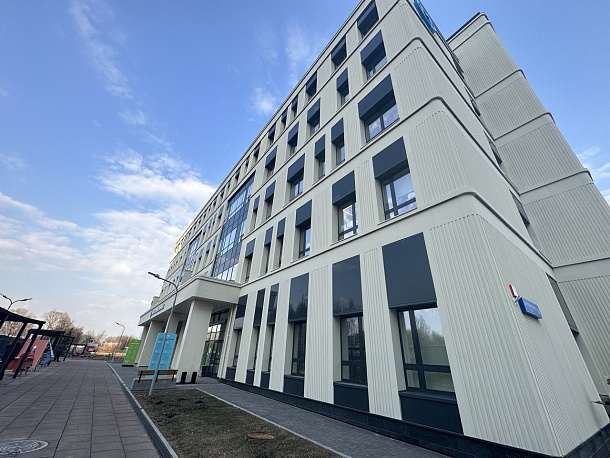 Детско-взрослая поликлиника на 320 посещений в смену с постом скорой медицинской помощи на 2 машиноместа