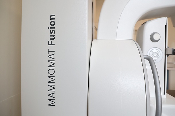 Детско-взрослая поликлиника на 320 посещений в смену с постом скорой медицинской помощи на 2 машиноместа